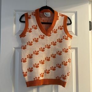 Vintage Heritage Sportswear Paw print vest. Clemson